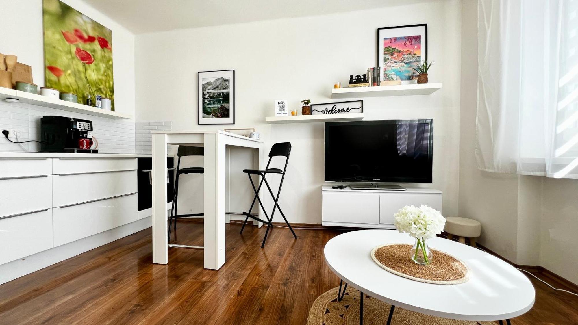 Bystrica 2 I 24hr Self Check-in L Free Wi-fi & Parking Apartment *