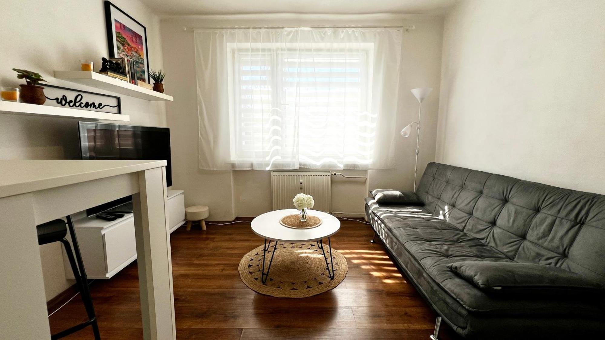 Apartment Bystrica 2 I 24hr Self Check-in L Free Wi-fi & Parking *